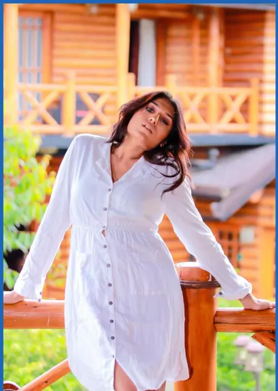 I am Meena a 21-year-old Escort, 2