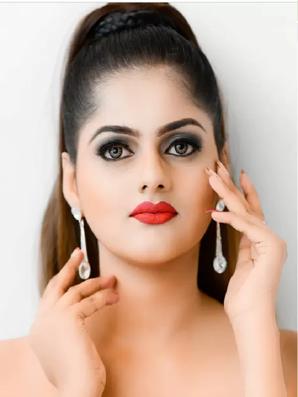 I am an air hostess and professional escort based in Bangalore. 3