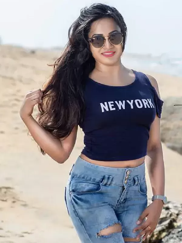 I'll suck your tool like a slave, taking you deep down into my throat 3