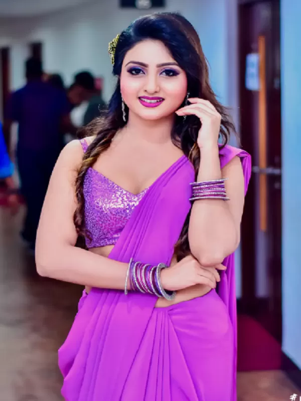 I am bold and hot model girl from Kolkata. I am the buzz of the city 2