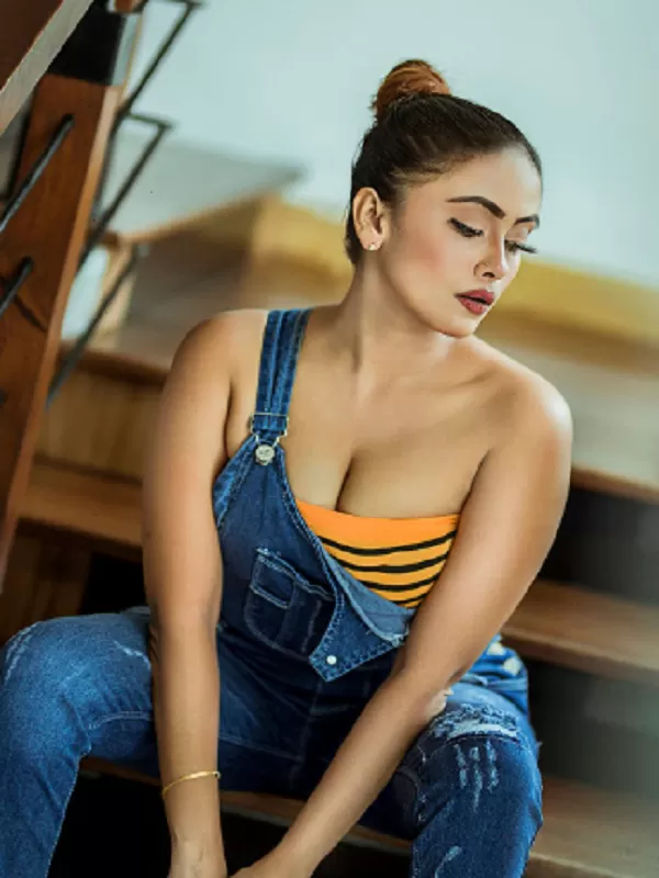 I am horny and lusty. I am a slutty, sex-hungry housewife from Delhi 2