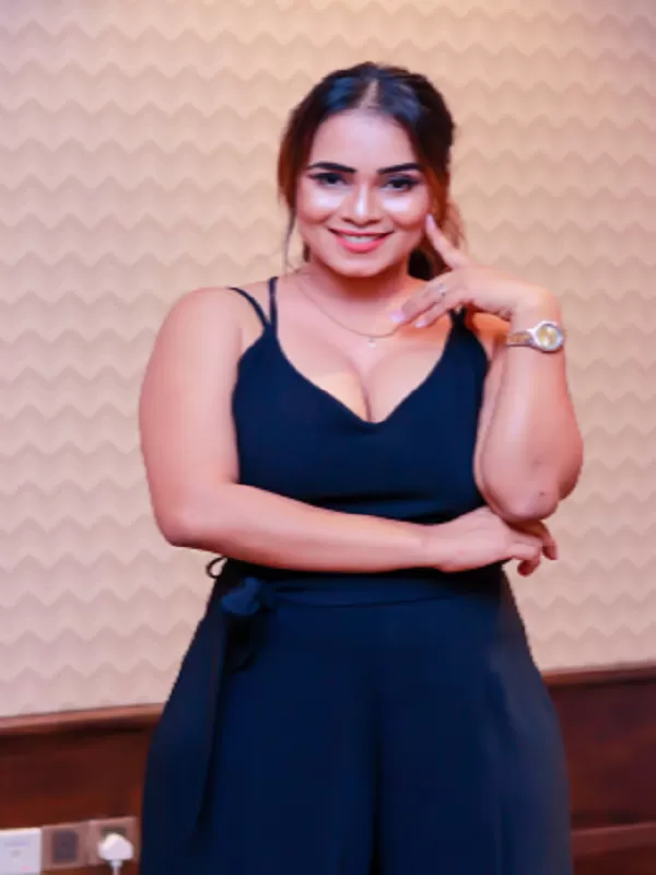 I am beautiful, sexy, and appealing. I have a highly adorable bust 2