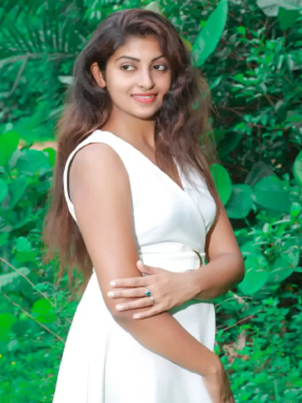 I am beautiful. I am enchanting. Live a carefree life with my company 3