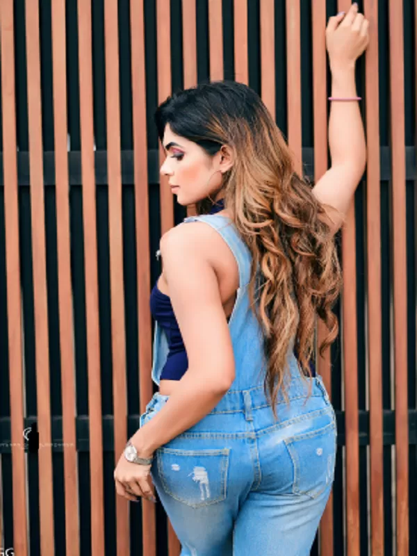 I am a young, beautiful, and modern-era girl from the Dehradun city 3