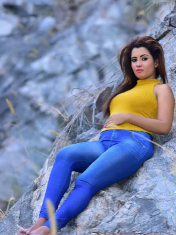 I am a horny and slutty sex bomb from Punjab. Get seduced by me 3