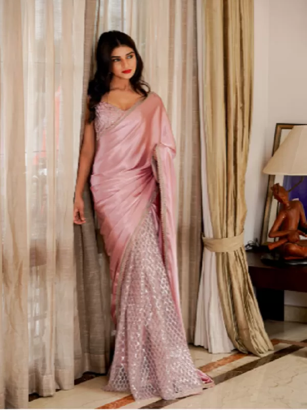 I'm a Bengali sex bomb who is both horny and seductive. Let me entice 2