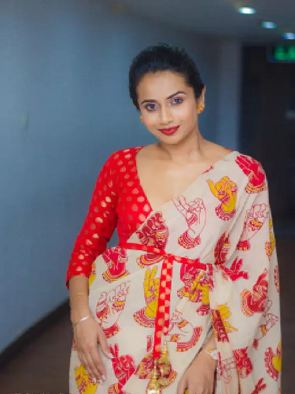 Spend the night with me in Siliguri if you want to use a sex slave 1