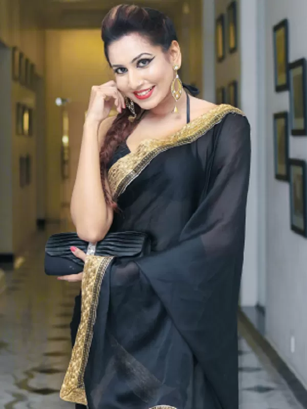 Meet a beautiful mistress from the lively city of Vadodara, Gujrat 1
