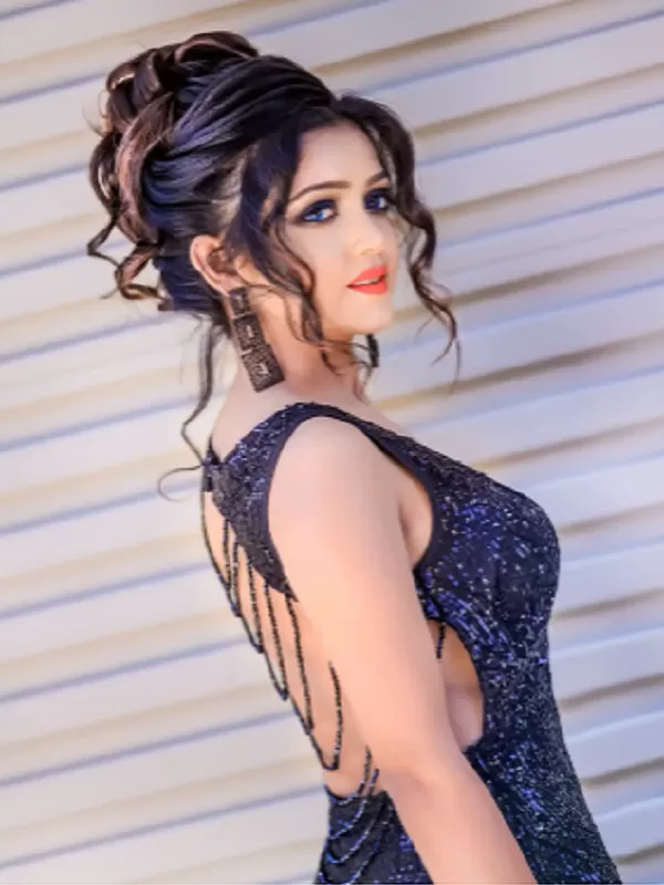 I am the sweet poison that compels you to sin alongside me 1