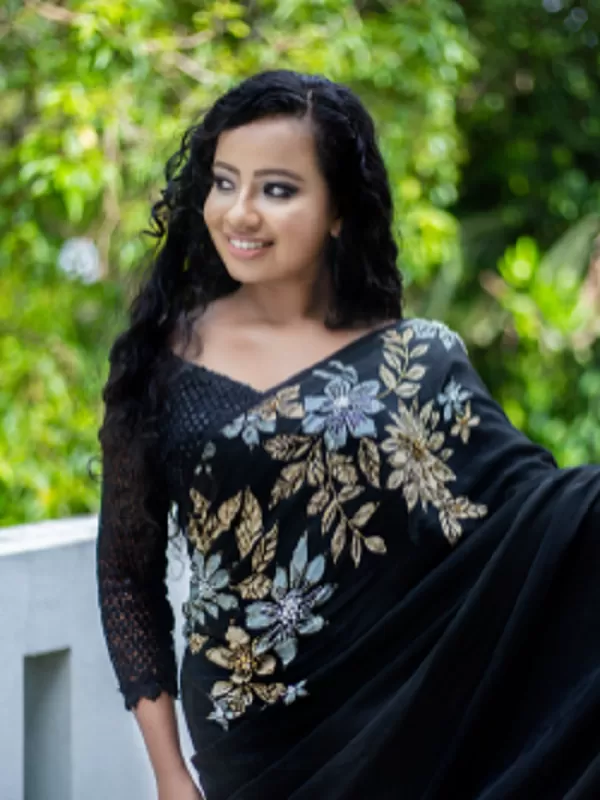 I am a sophisticated woman. I'll provide a hot, soothing service 3