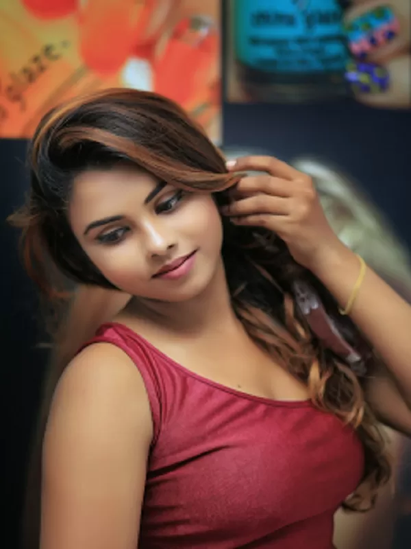 Enjoy your sex to the fullest with a flirtatious and alluring girl 1