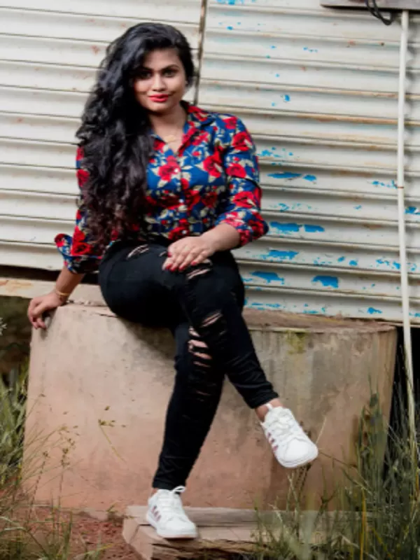 My mesmerizing beauty will attract you to me like a magnet. 2