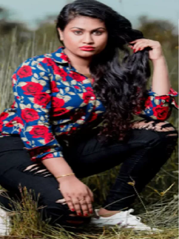 My mesmerizing beauty will attract you to me like a magnet. 3