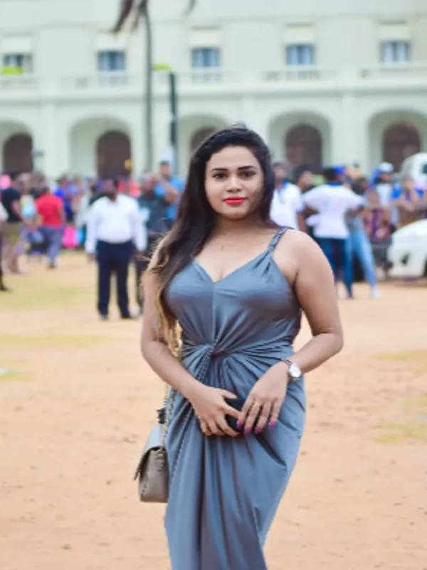 I'm the seductive, voluptuous housewife with huge boobs and round ass 2