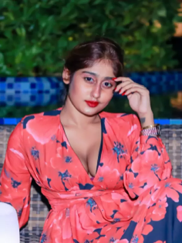 I am a horny model girl full of lust and slut. Meet me today 1