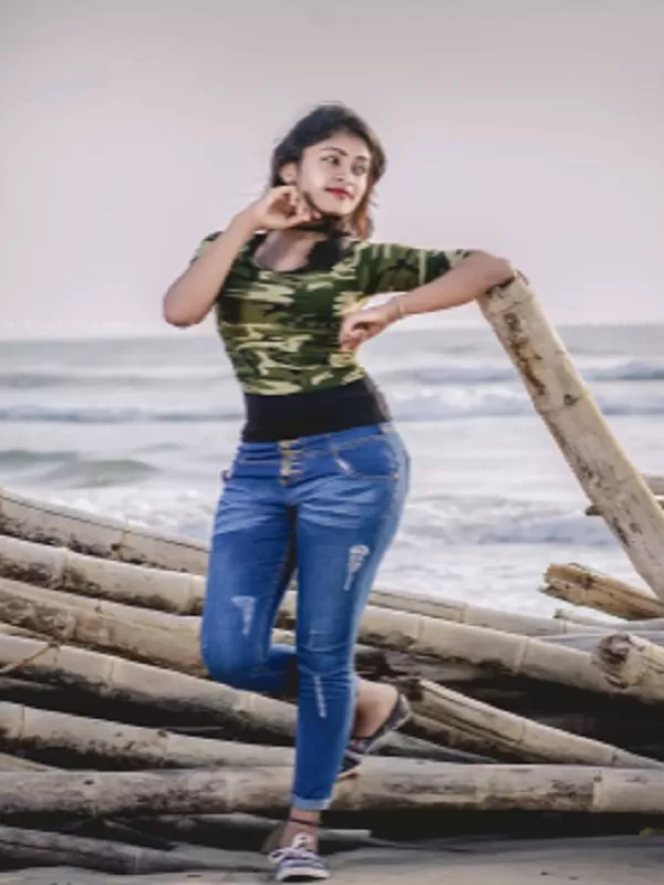 Genuine Digha call girl provides a hot body-to-body massage service 3
