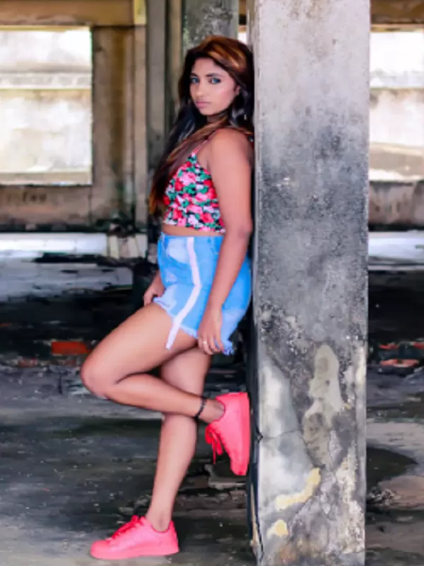 Phone and WhatsApp number of a Bengali model girl, along with a photo 2