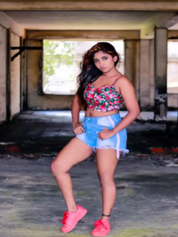 Phone and WhatsApp number of a Bengali model girl, along with a photo 3