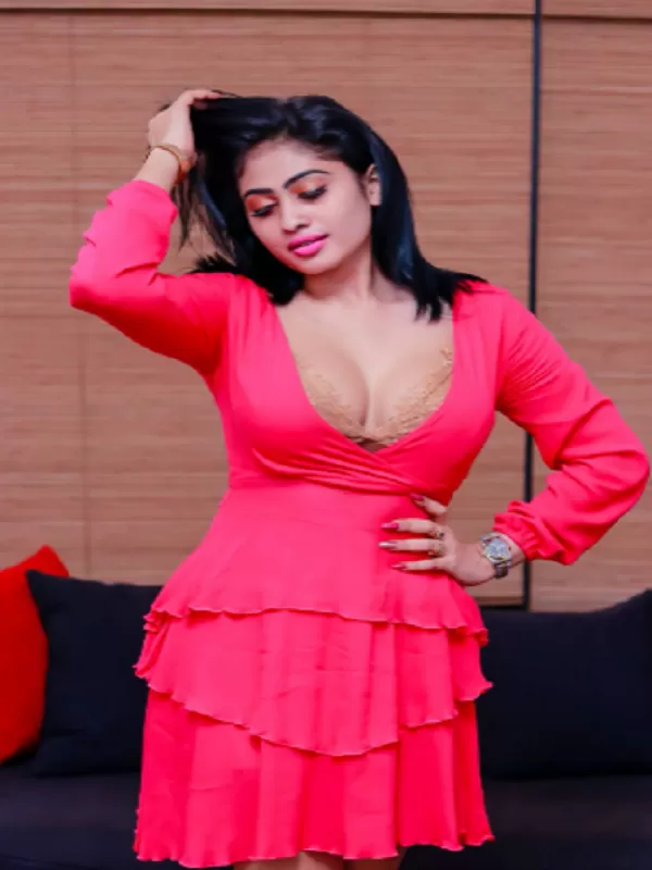 Attractive Bengali model girl working as a part-time call girl 2