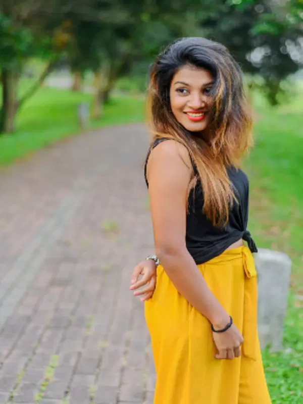 I am a Bihari housewife who works as a call girl in Siliguri & nearby 3