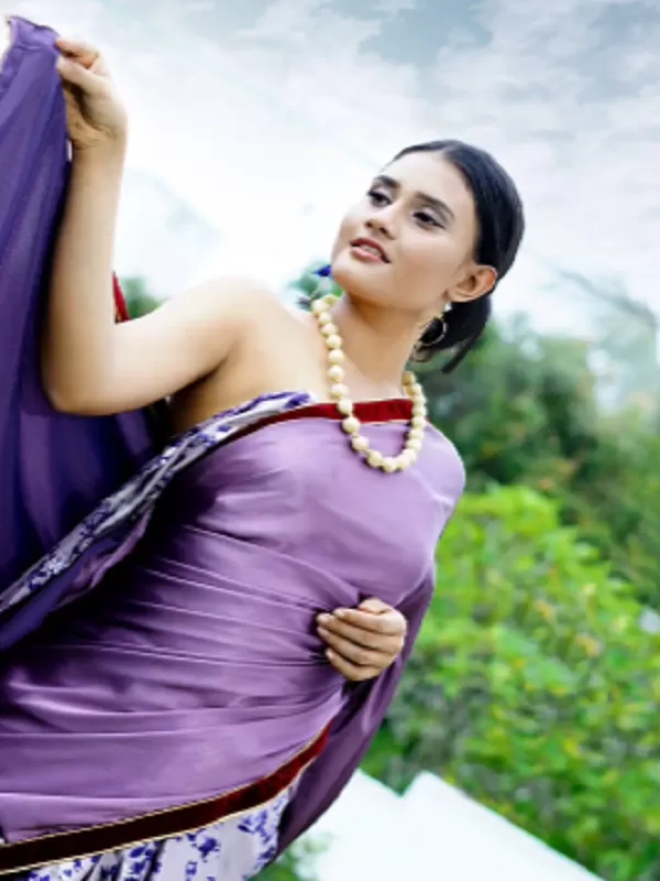 I stay in Darjeeling, I work as a Facebook reel model and a call girl 2
