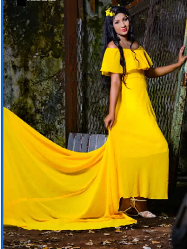 Hello there! Saroj Meena here. I am a seductive Jodhpur call girl. 3