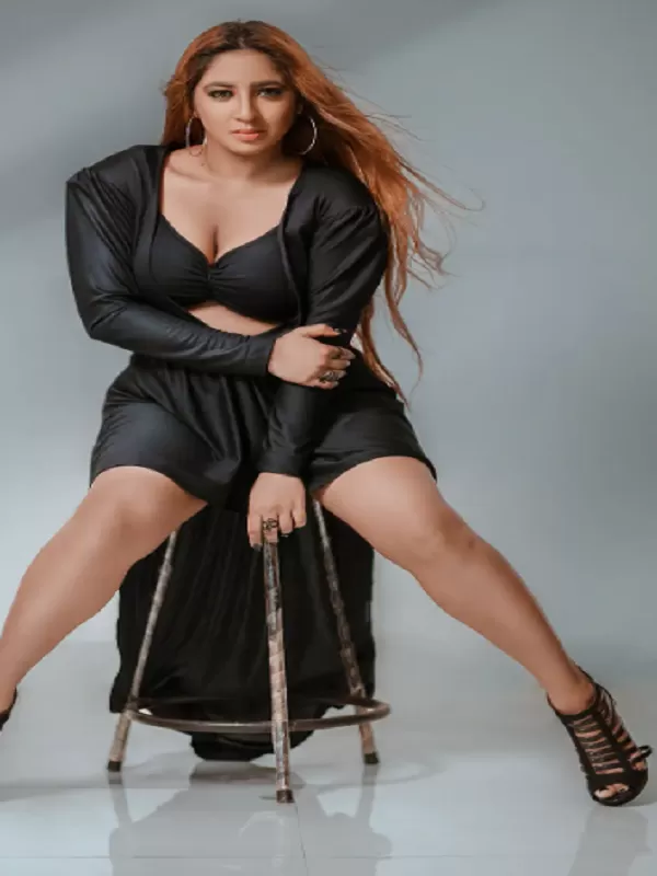I am a housewife with Curvy shape working as an escort in Bhubaneswar. 2