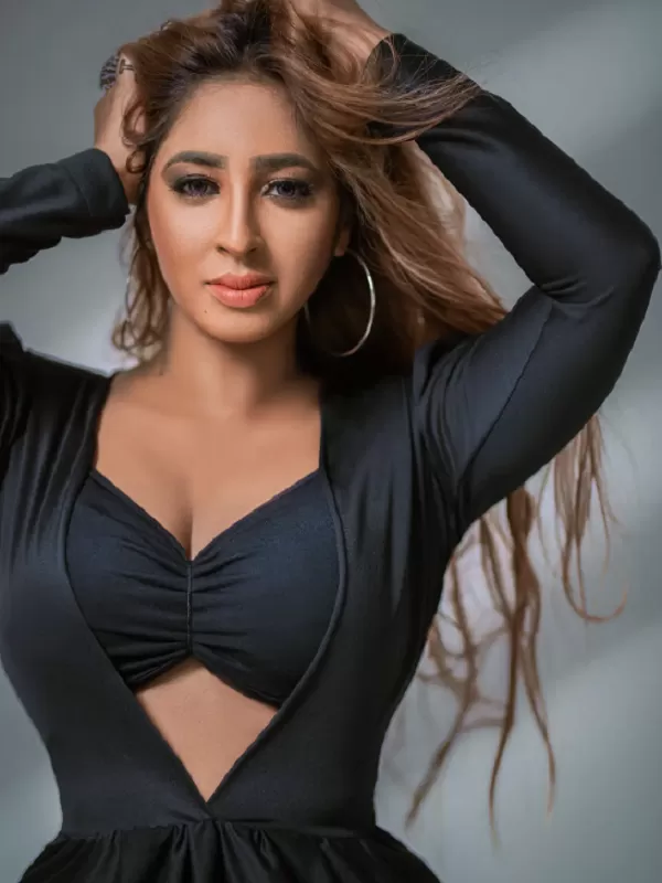 I am a housewife with Curvy shape working as an escort in Bhubaneswar. 3
