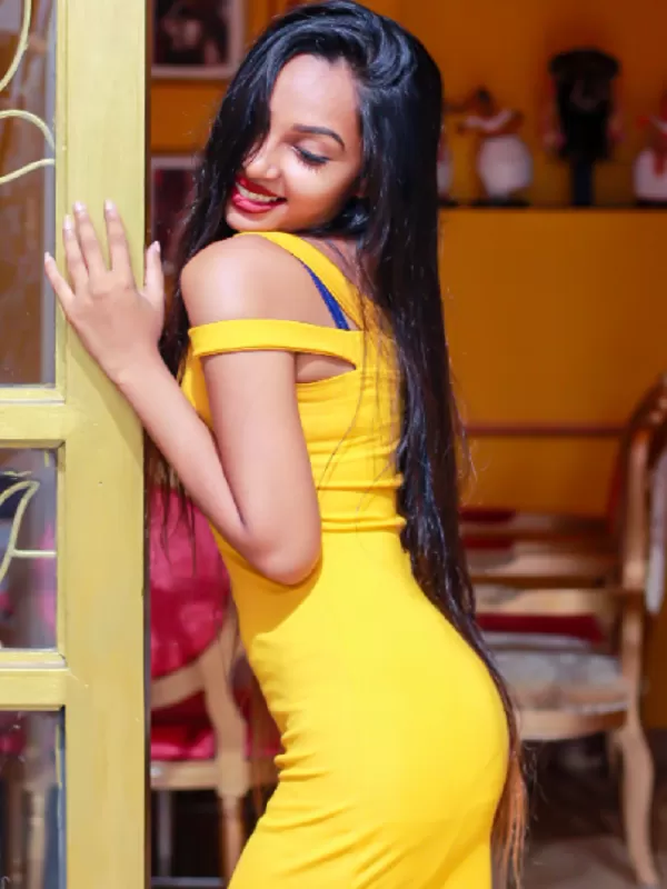 I am a sweet poison with curvy figure to give best satisfaction. 3