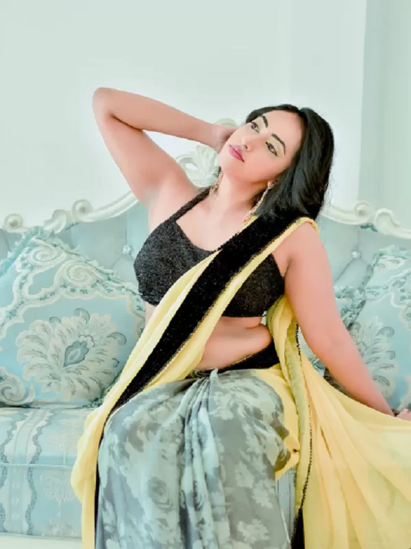 I am a naughty and cute call girl in Jodhpur. Come and feel my soul. 3