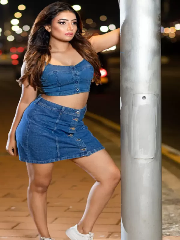 I give call girl service in Bhubaneswar to satisfy all sex needs. 3