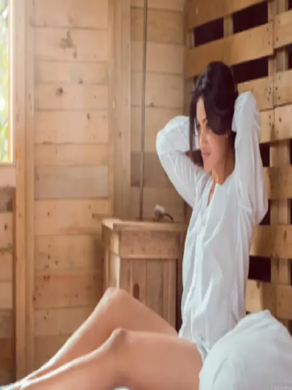 I am hot call girl in Jaipur who recently divorced to enjoy happy sex. 2