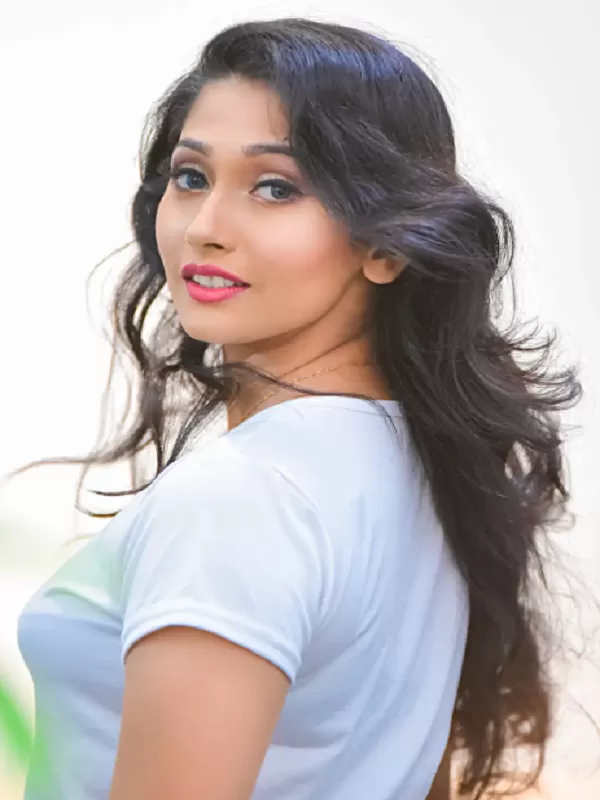 I am hot attractive call girl in Ranchi living without parents. 1