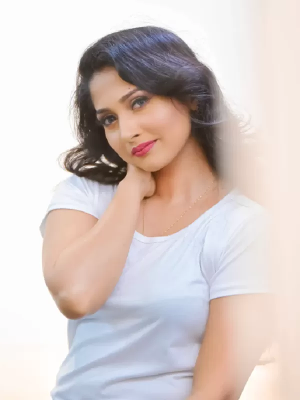 I am hot attractive call girl in Ranchi living without parents. 3