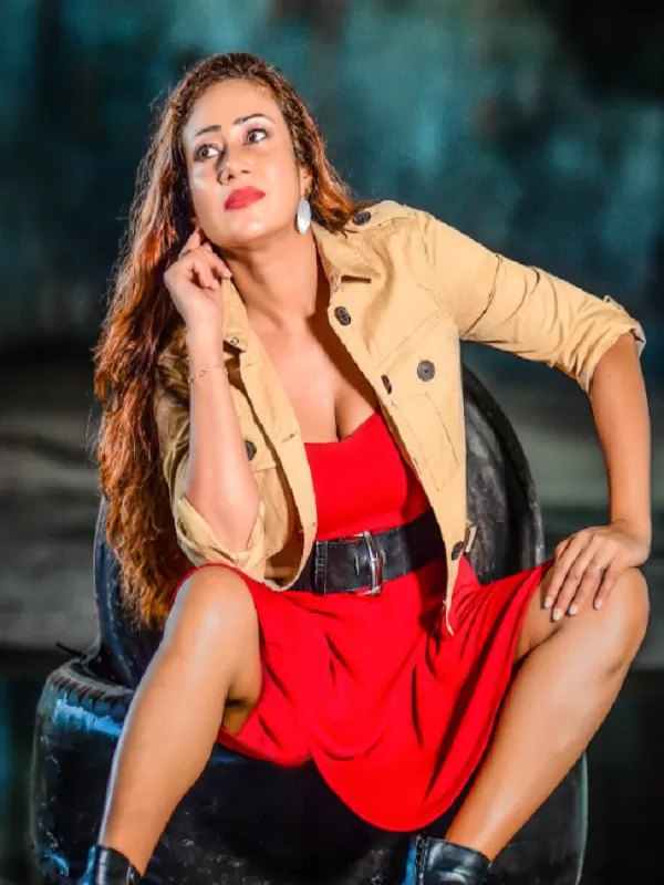 I am the perfect Ranchi call girl, with a seductive, curvy body. 3