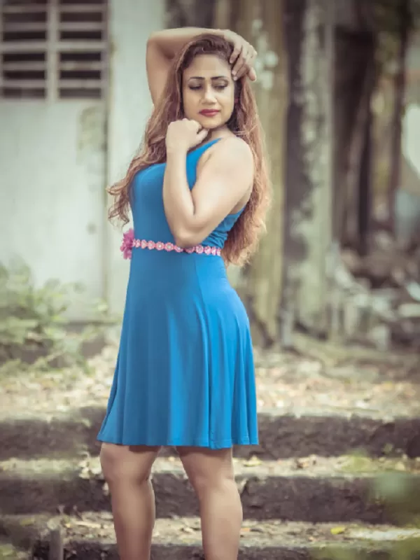 Hello boys I'm high profile VIP passionate call girl with curvy figure 2