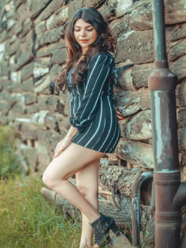 I am a round-figured, beautiful young call girl in Chennai. 2
