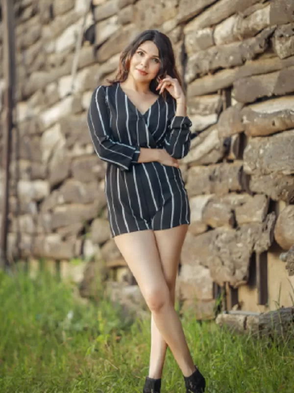 I am a round-figured, beautiful young call girl in Chennai. 3