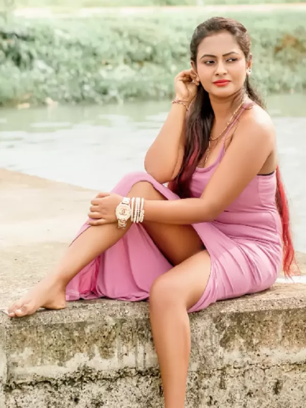 A horny call girl from Chennai with such a lusty figure and experience 1