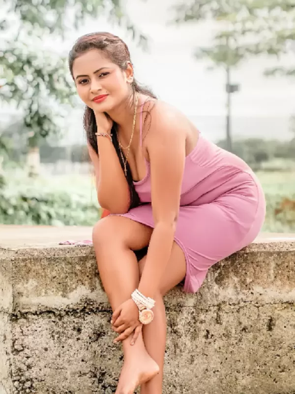 A horny call girl from Chennai with such a lusty figure and experience 3