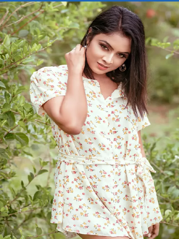 Hello boys, I am Nancy Dasari, a call girl in Hyderabad. 1