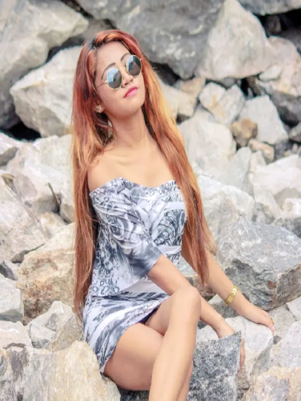 I am a college student working as call girl you will feel so horny . 3