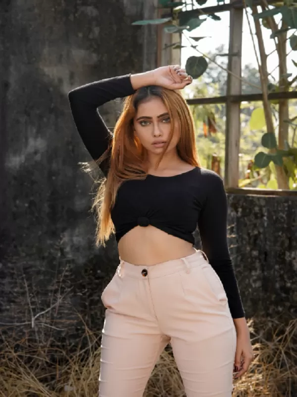 I am a young and lovely Vadodara call girl. I am only 21 years old. 3