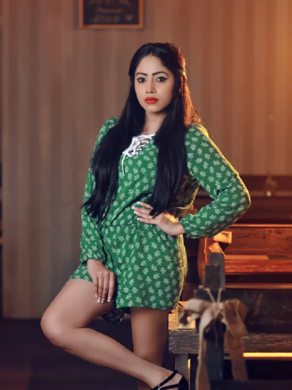 Good day, everyone. I am Jyoti Pathak, a 22-year-old Surat call girl. 3