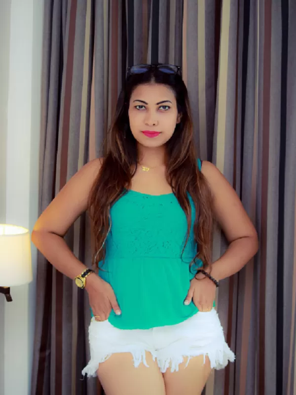 I am a young, beautiful, and modern girl from the city of Nashik. 3