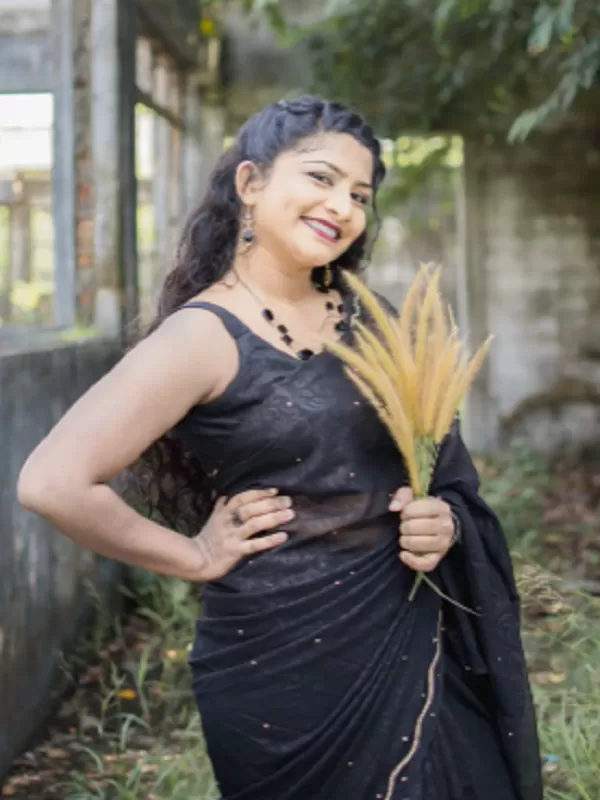 I am a bit mature and experienced housewife call girl in Chennai 2