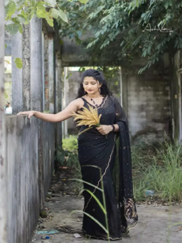 I am a bit mature and experienced housewife call girl in Chennai 3
