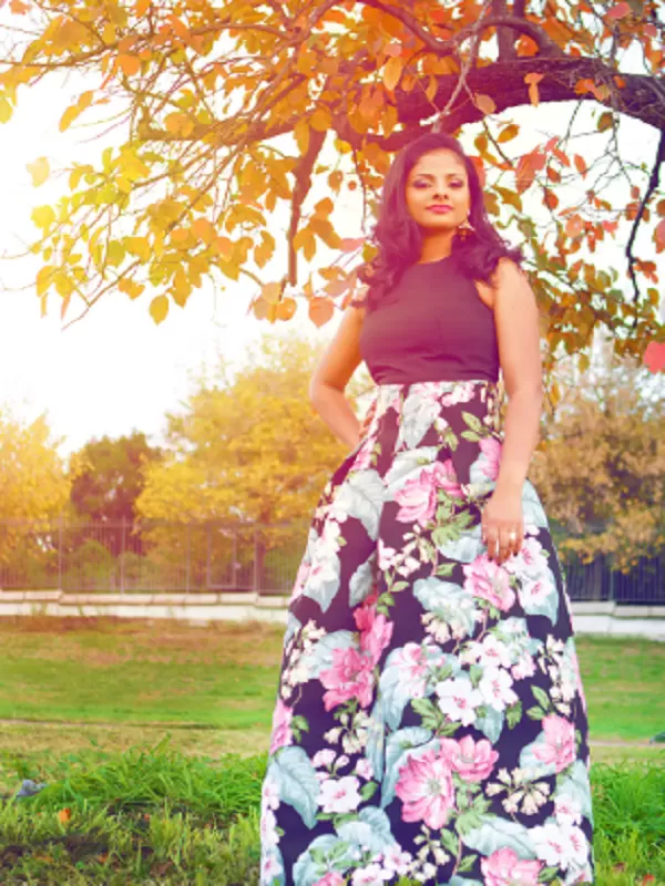 I am a mature and experienced call girl in Nagpur. 1