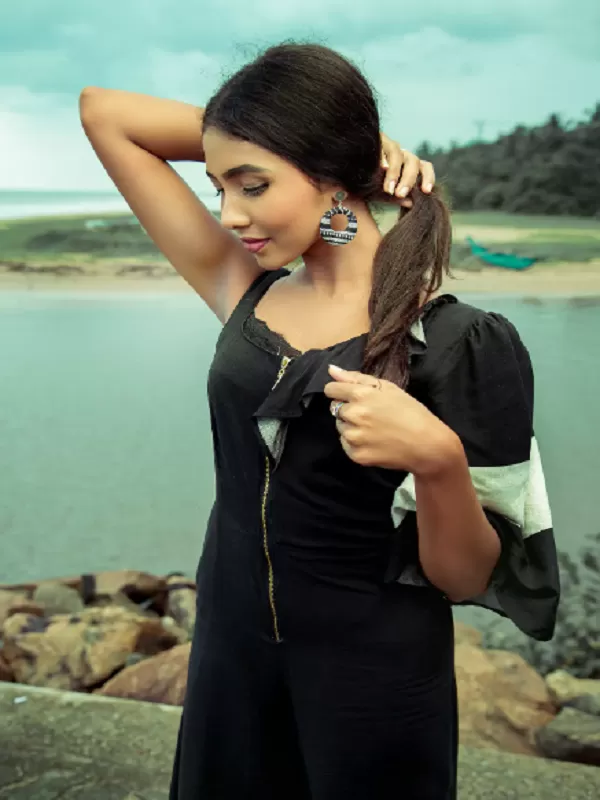 I am one of the best call girl in Mandarmani. call me right now guys. 2