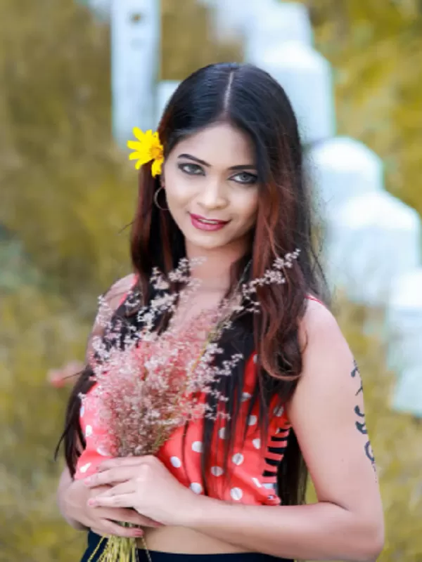 I am a teen call girl from the modern satellite town of Thane 2